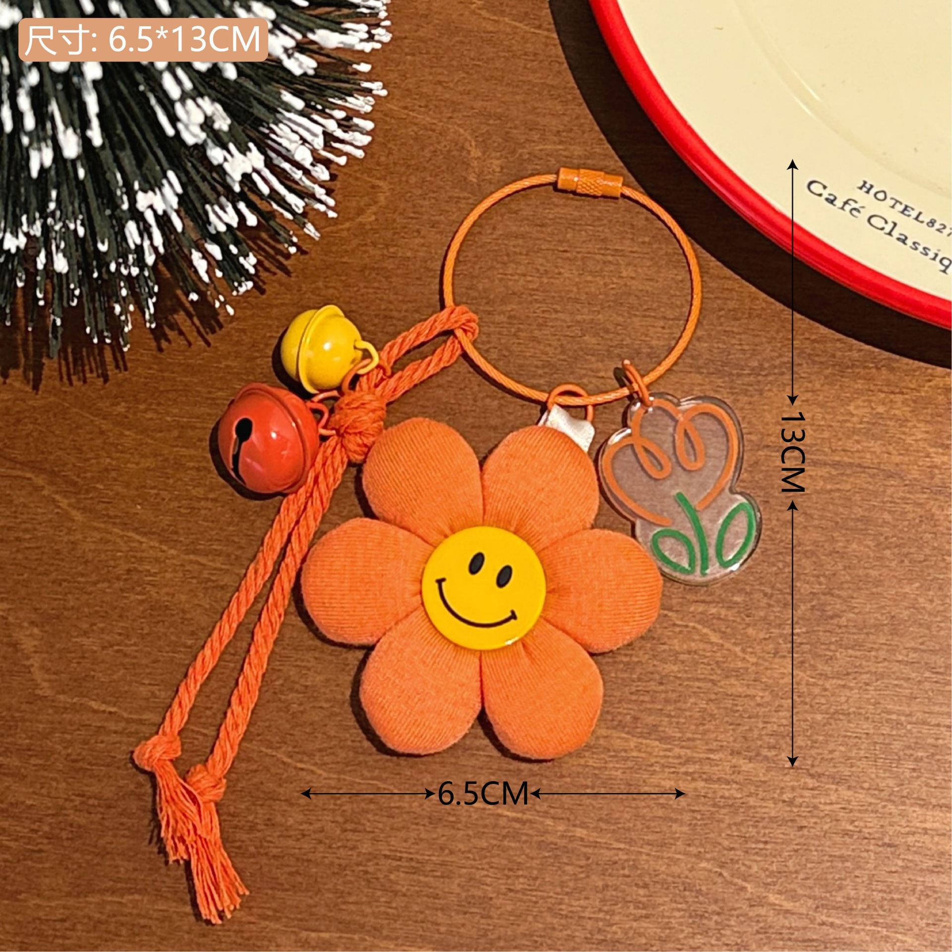 Nueva flor creativa llavero colgante bolsos de chicas colgante colgante de muñecas de fresas de viento colgante