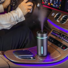 新しい車載大霧量自動スプレーアロマセラピーマシンインテリジェントワイヤレス車のスタートとストップ周囲光車の加湿器
