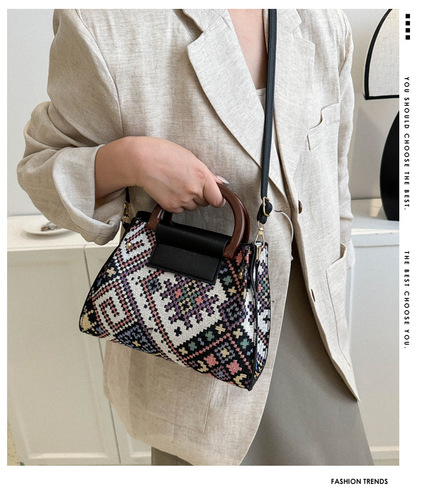 New ethnic style portable small square bag, fashionable shoulder crossbody bag, personalized niche versatile women's bag