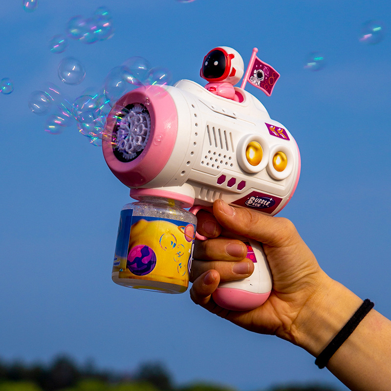 Nuevos niños automáticos de mano eléctrica astronauta pistola de burbujas para niños niñas máquina de burbujas espaciales a prueba de fugas al por mayor