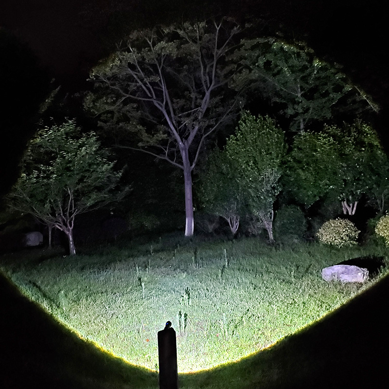 Lintera de luz brillante personalizada al aire libre carga láser blanco telescópico zoom inundación de aleación de aluminio LED pantalla de cinta de lámpara