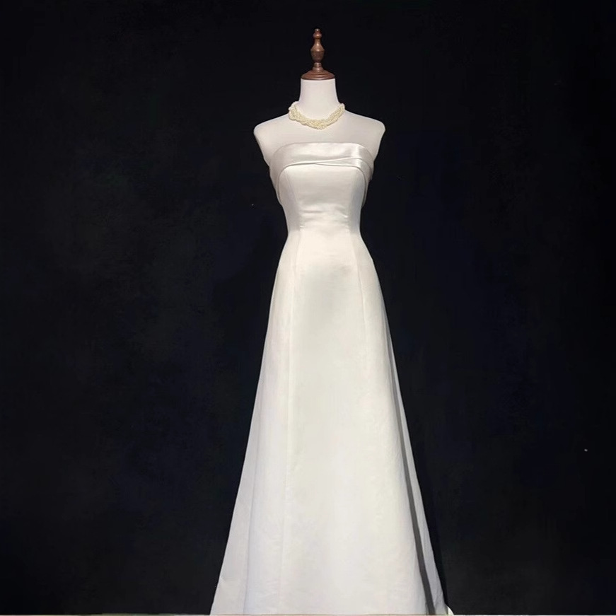 Satin Light Wedding Dress 2026 New French Style White Strapless Simple Lightweight Gown for Engagement Banquet and Reception