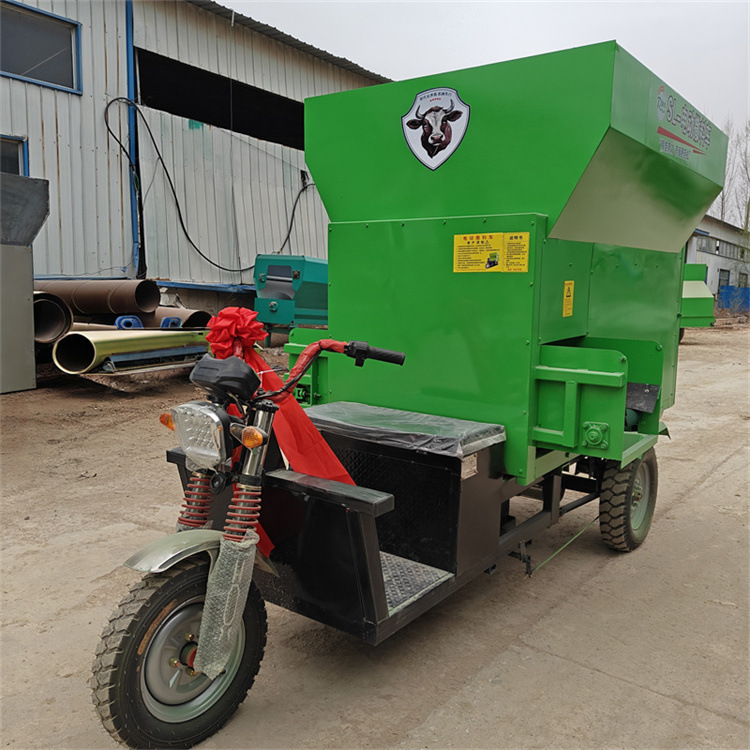 pequeño camión de dispersión para granja alimentador automático de alimentación de césped y máquina de dispersión de césped de dieta completa para granja de ganado y ovejas