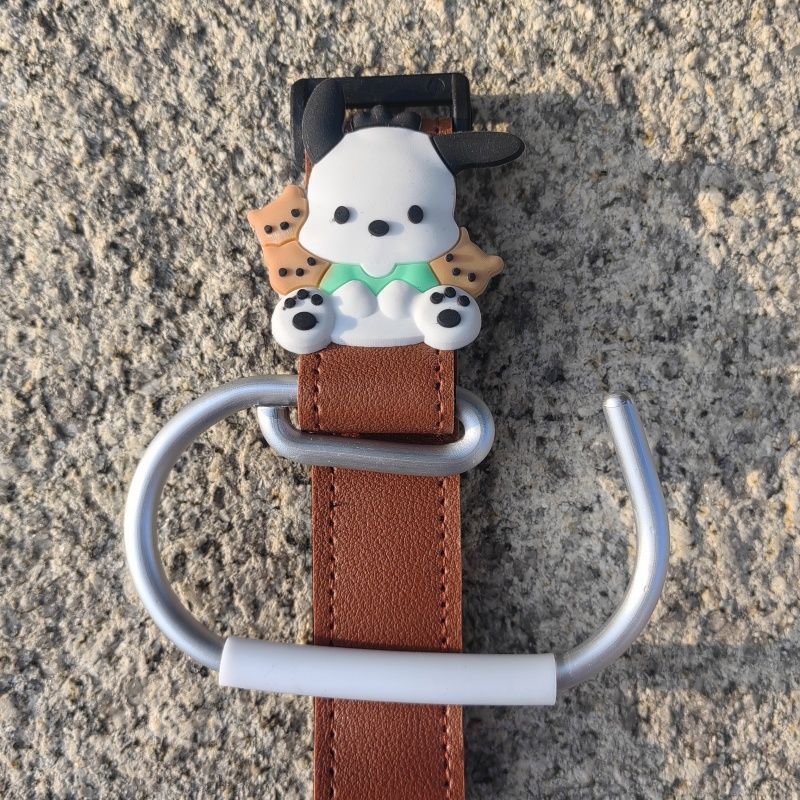 国境を越えてよく売れているベビーカーは革のカートをフックして子供の車の通用部品の大きいサイズのアルミニウム合金のバッグのフックを掛けます。|undefined