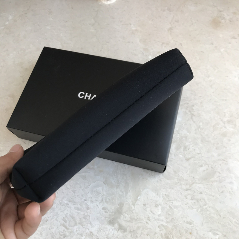 ��ʿ��ױ������Ǳˮ�ϻ�ױ���������ϴ����Ʒ���ɰ�