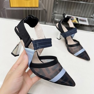 С��F�Һ��s���^ƴɫ�߸�Ь2025���ĸ߼�����Ƥ�����Ьheels