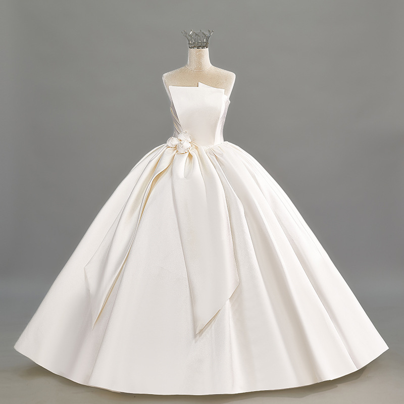 Light Champagne-Colored Strapless Gown with a High-End Feel, 2026 New Style Bridal Toast Dress, Slimming and Elegant Wedding Dress for Petite Brides Light Champagne-Colored Strapless Gown with a High-End Feel, 2026 New Style Bridal Toast Dress, Slimming and Elegant Wedding Dress for Petite Brides