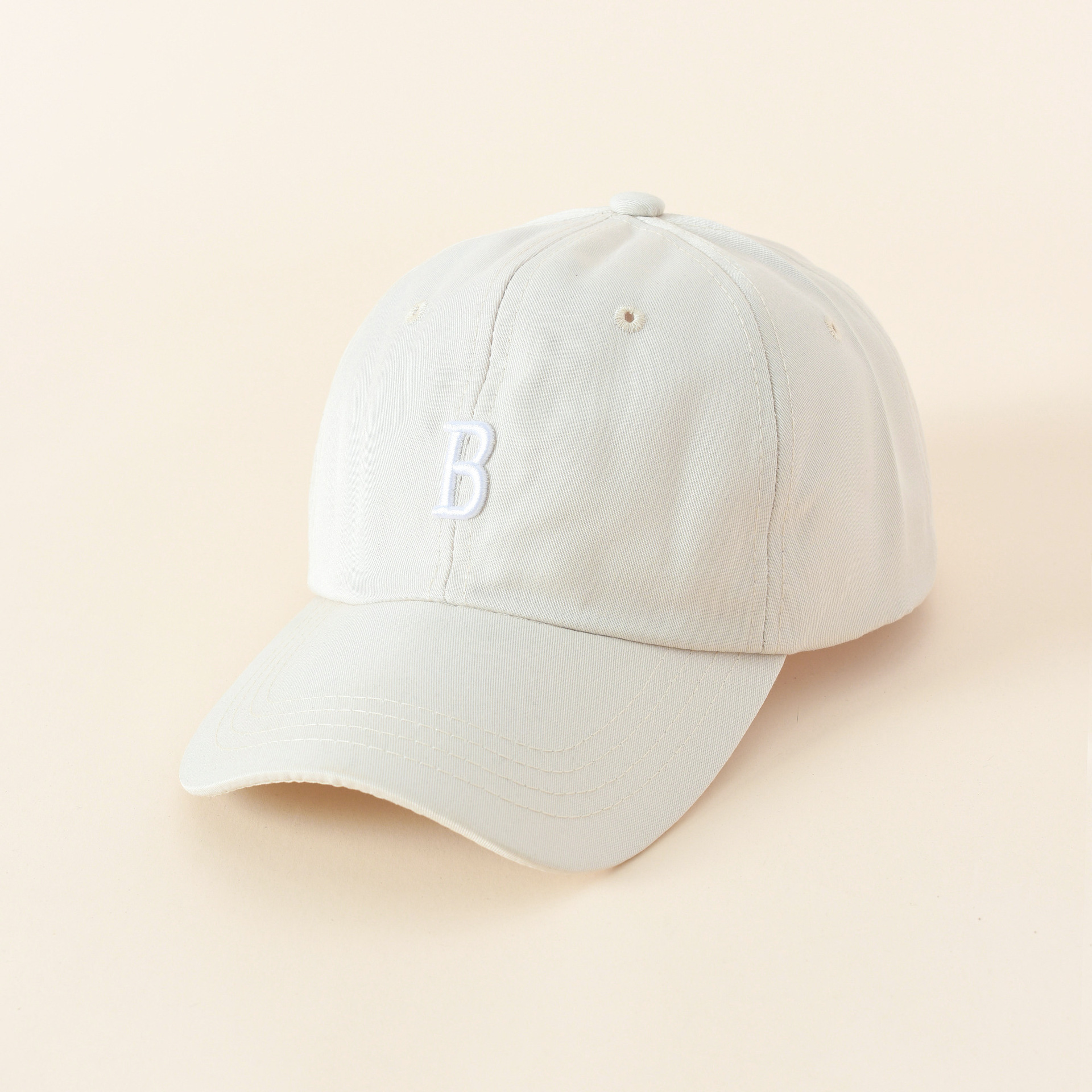 Letra B- beige