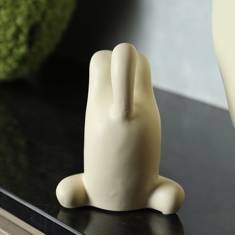 Ins cream viento adorno de gato de cerámica invertido sala de estar mueble de TV mueble de vino para el hogar escritorio decoración suave creativa