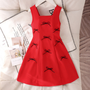 ���Q��ʽ��ɫ�����Y���I�����B��ȹŮ�ļ��¿�r���������A��Ⱥ