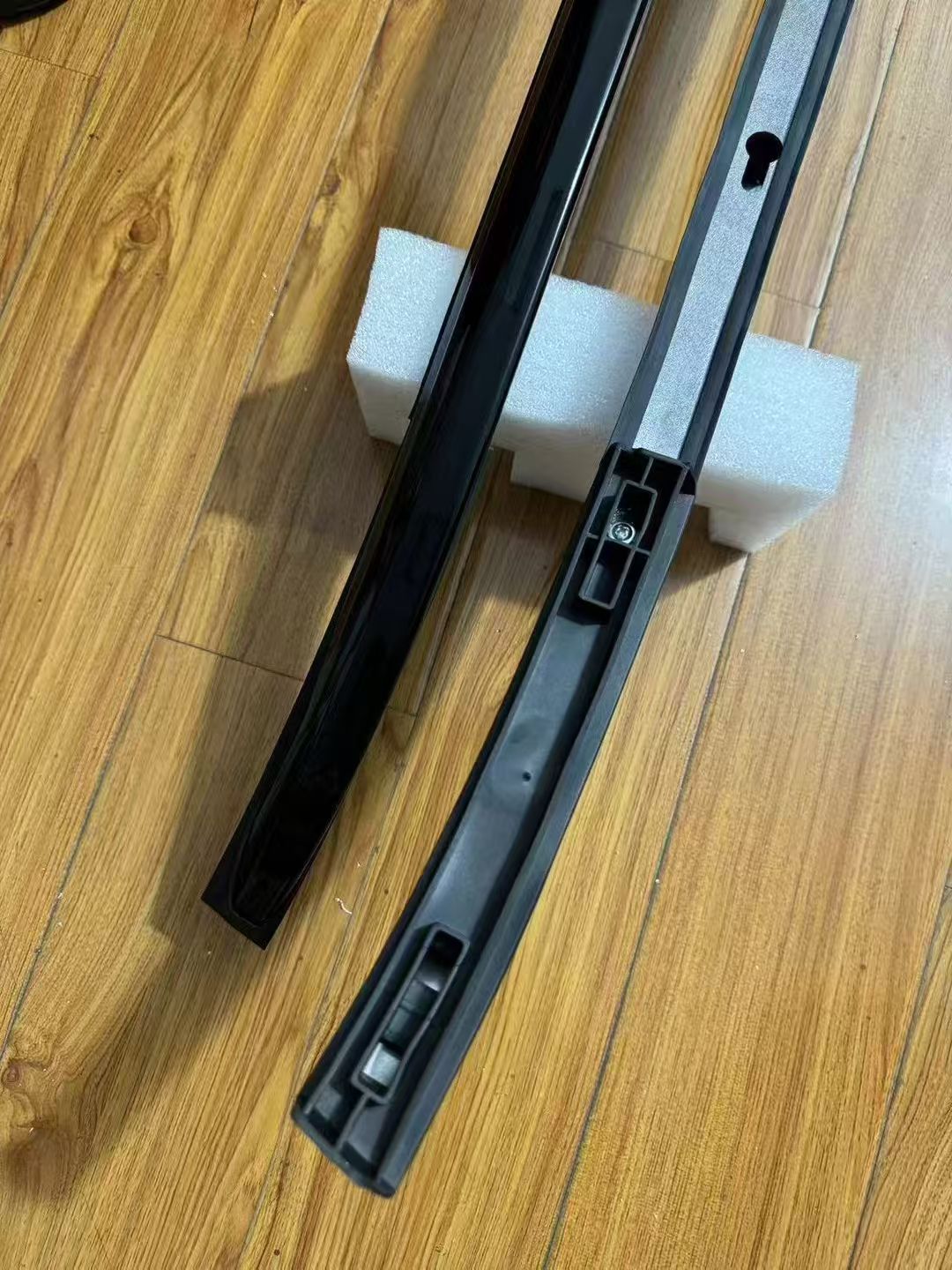 Suitable for BYD Yuan UP luggage rack, roof rack, aluminum alloy travel rack, Yuan PLUS modification decoration, no drilling required