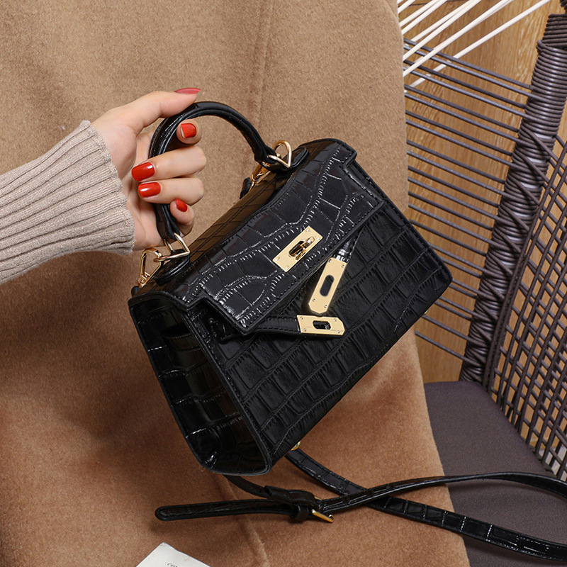 2026 New Fashion Crossbody Underarm Mini Bag Luxury Small Square Handbag Versatile Genuine Leather Women's Bag