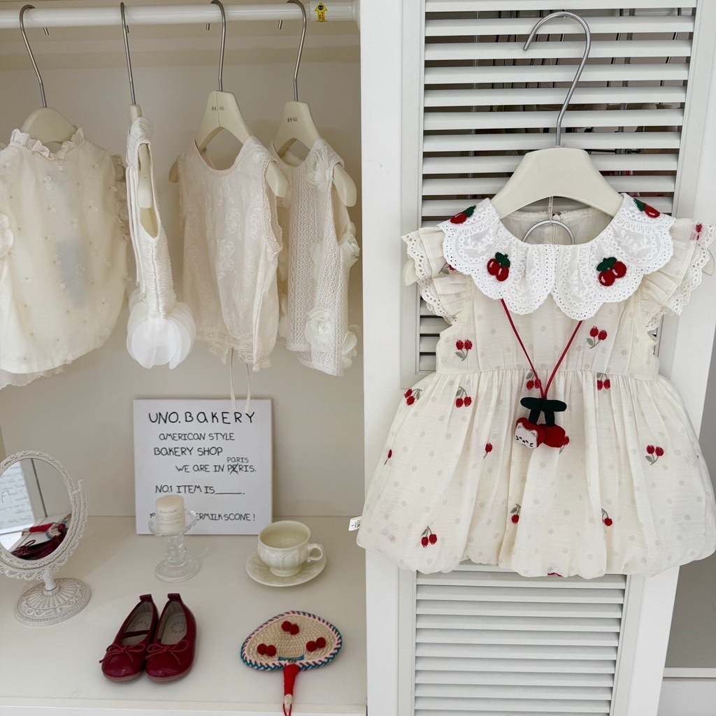 [Xianning Seven baby] Vestido de princesa dulce para niña de verano Vestido de cereza con cuello de muñeca de estilo occidental Vestido de chaleco lindo