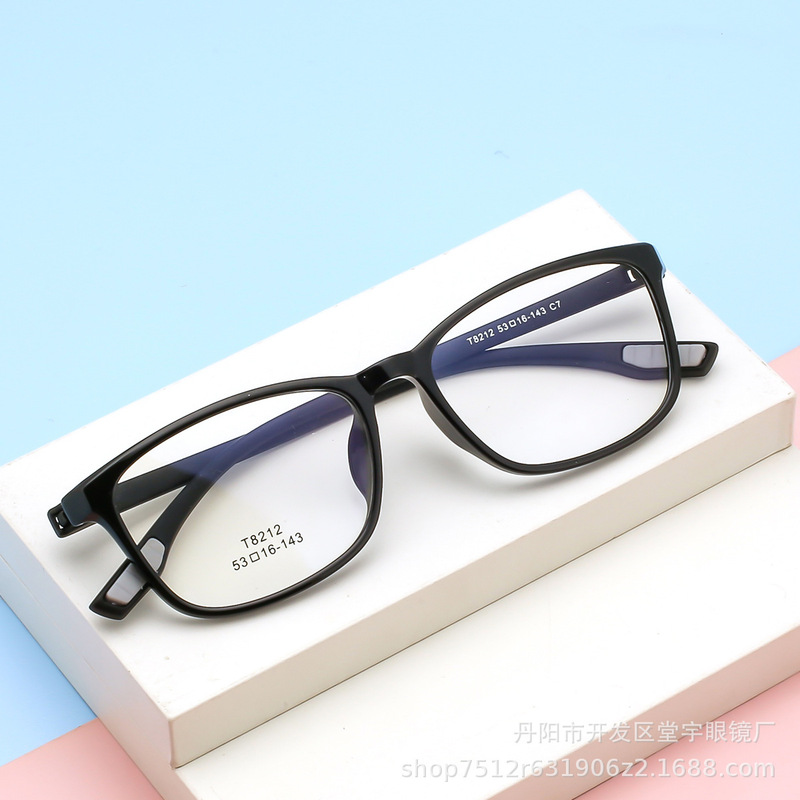Fashionable Screwless TR Men's and Women's Ultra Light Nearsighted Frame New Foot-free Pad T8212 Fashionable Screwless TR Men's and Women's Ultra Light Nearsighted Frame New Foot-free Pad T8212