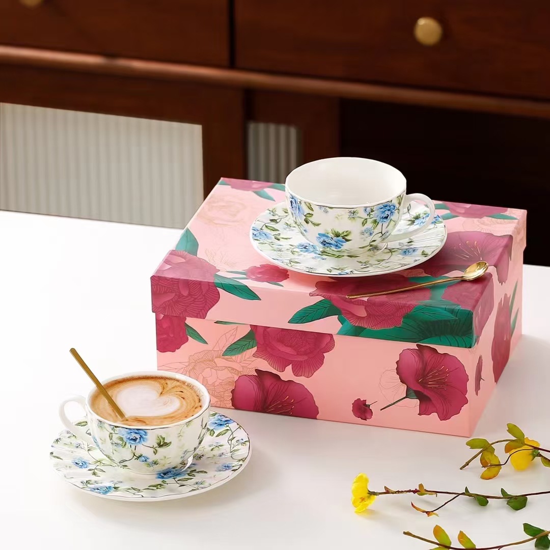 Gran por mayor taza de café europea para mujeres pequeñas lujosas caseras simples elegantes lindas pequeñas frescas tazas de té de cerámica plato