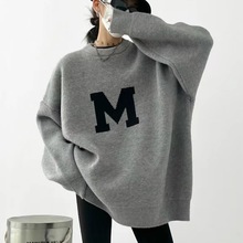 毛衣女秋冬季字母M圆领宽松针织衫 女长袖女装套头上衣中长款top