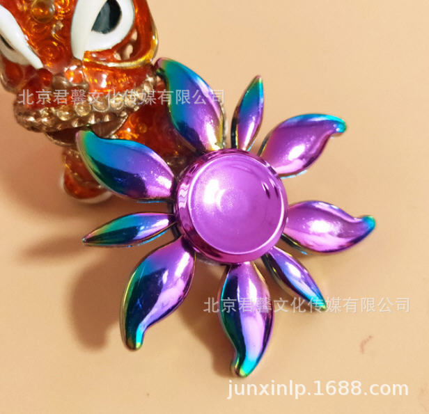 B Dedos de araña de colores, peonza, yema del dedo de metal de tres hojas, peonza de dos hojas, productos pequeños, suministro al por mayor