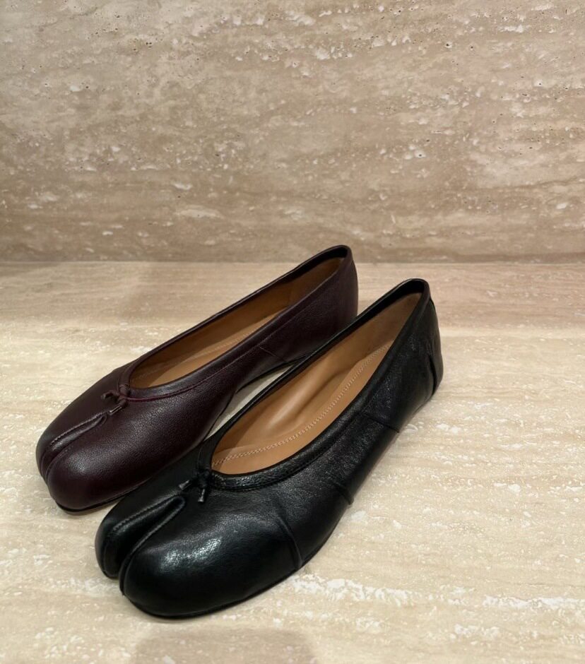 Giày búp bê nữ da bò mũi tách ngón xếp ly gót thấp — màu đen, nâu chi tiết 2
