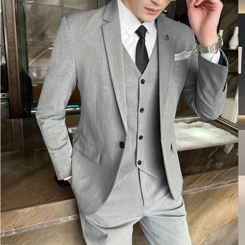 밝은 회색 정장 + 바지 + 조끼