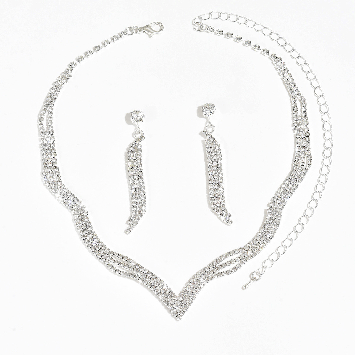 Nuevos productos de joyería de novia collar al por mayor Europa y América tres piezas conjunto de joyería de garra de diamante conjunto de suministro de comercio electrónico al por mayor