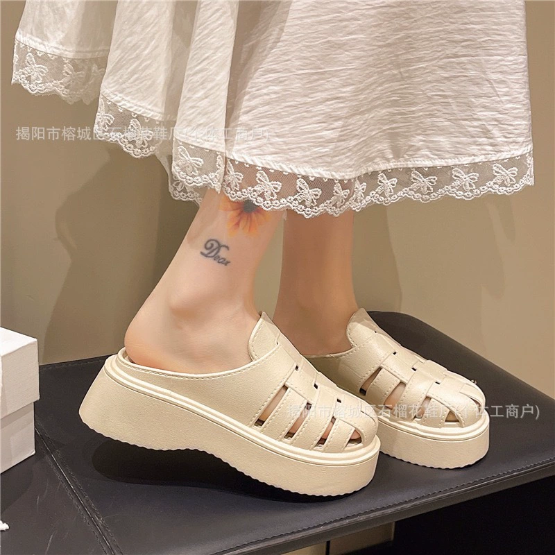 Универсальные закрытые женские туфли для улицы 2025 года, увеличивающие рост, с удобной платформой, толстой подошвой, римские плетеные сандалии-слипоны, новая модель.