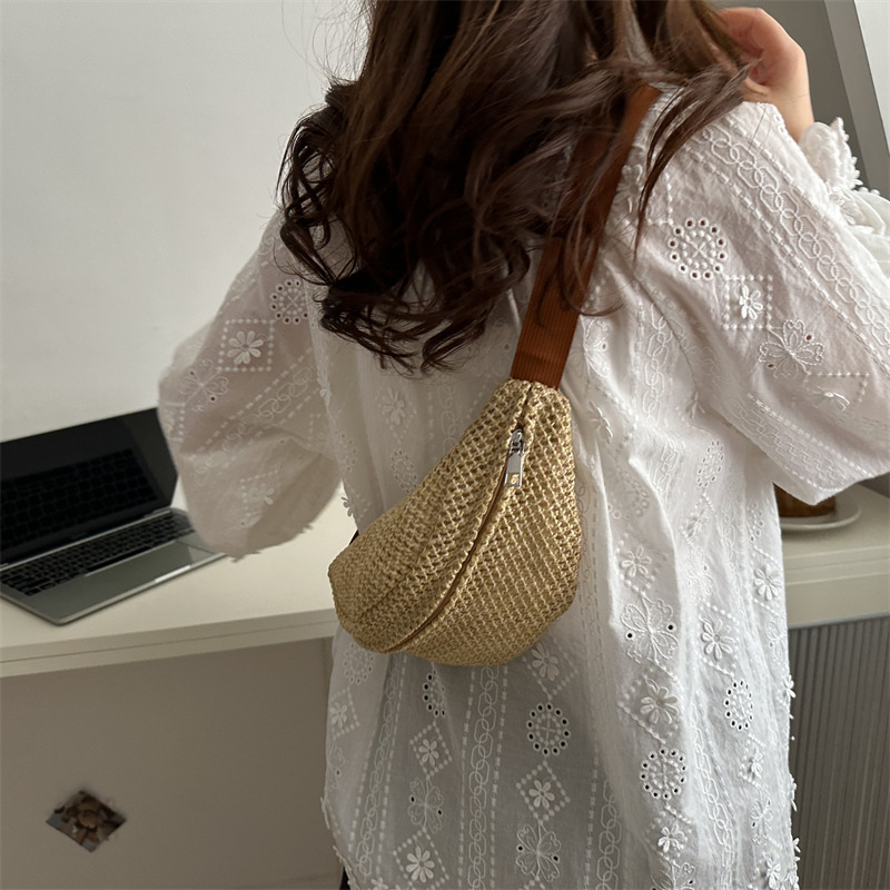 Bolsa de vacaciones de playa de tejido para mujeres 2024 nuevo hombro ocio de verano versátil bolsa de pecho de paja para chicas de playa