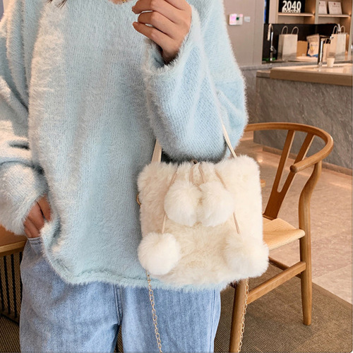 Autumn and winter plush large capacity bag  new women's bag popular furry handbag chain crossbody bucket bag