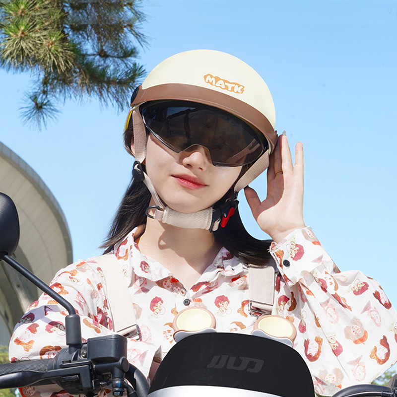 Cascos de vehículos eléctricos certificados 3C para hombres y mujeres, cascos de protección solar de verano, baterías, motocicletas, medio casco de ciclismo universal para todas las estaciones