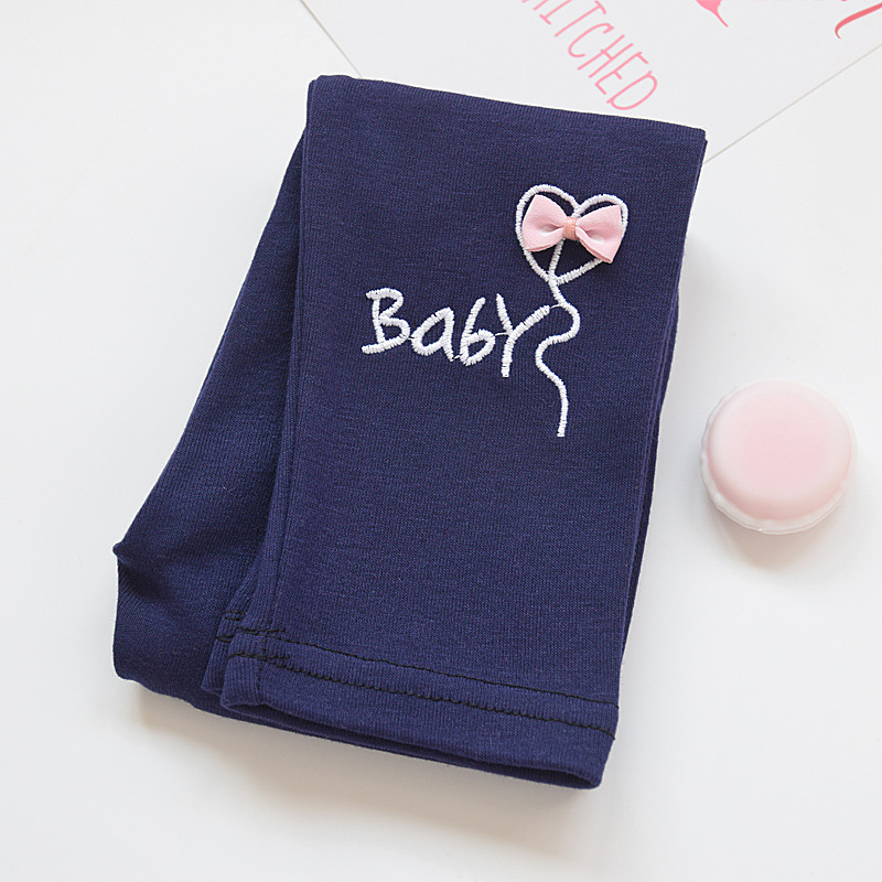 Polainas de niña primavera y otoño pantalones delgados ropa exterior para niños medianos y pequeños estilo occidental bebé primavera y verano para niños melocotón corazón flor pantalones para niños