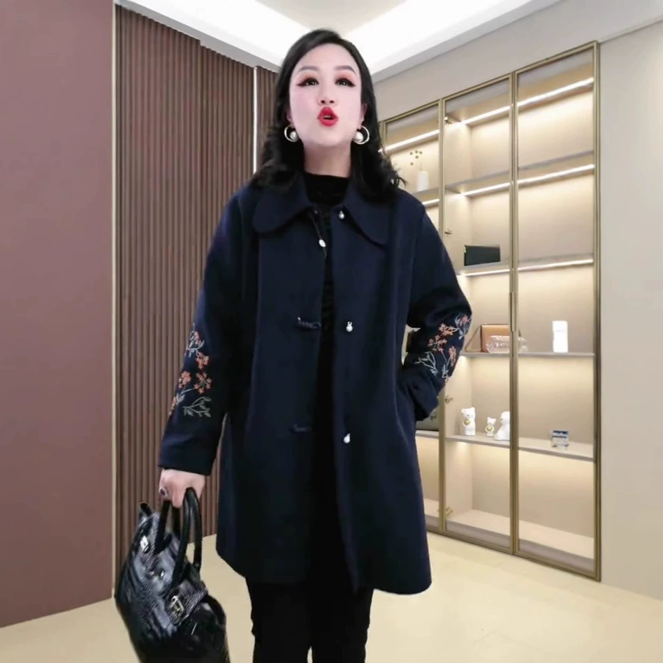 Европейские товары Осень и Зима большого размера A-слово свободная ретро вышивка лацканы толстая MM повседневная дикая куртка топ мама среднего возраста