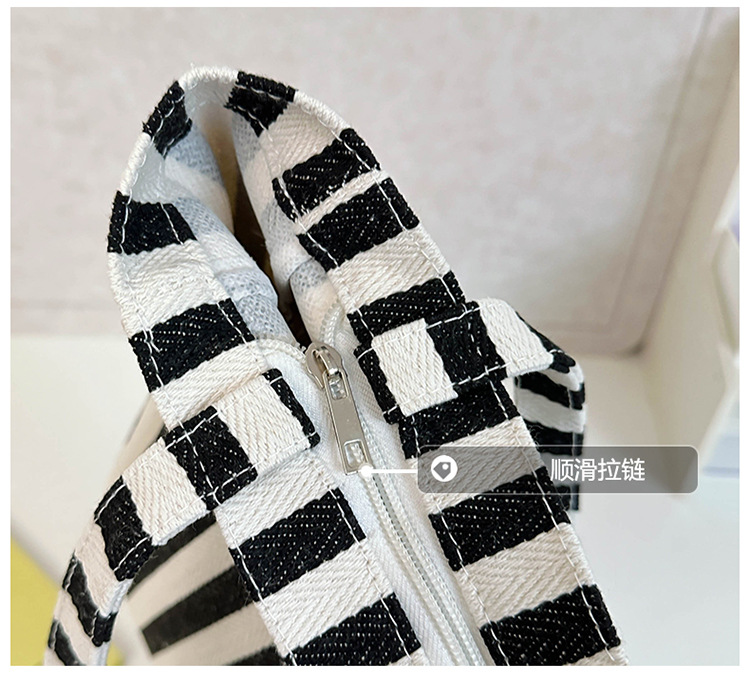 2024 Summer new canvas shoulder bag Tote bag, black and white striped trendy patchwork large capacity handbag Item Picture