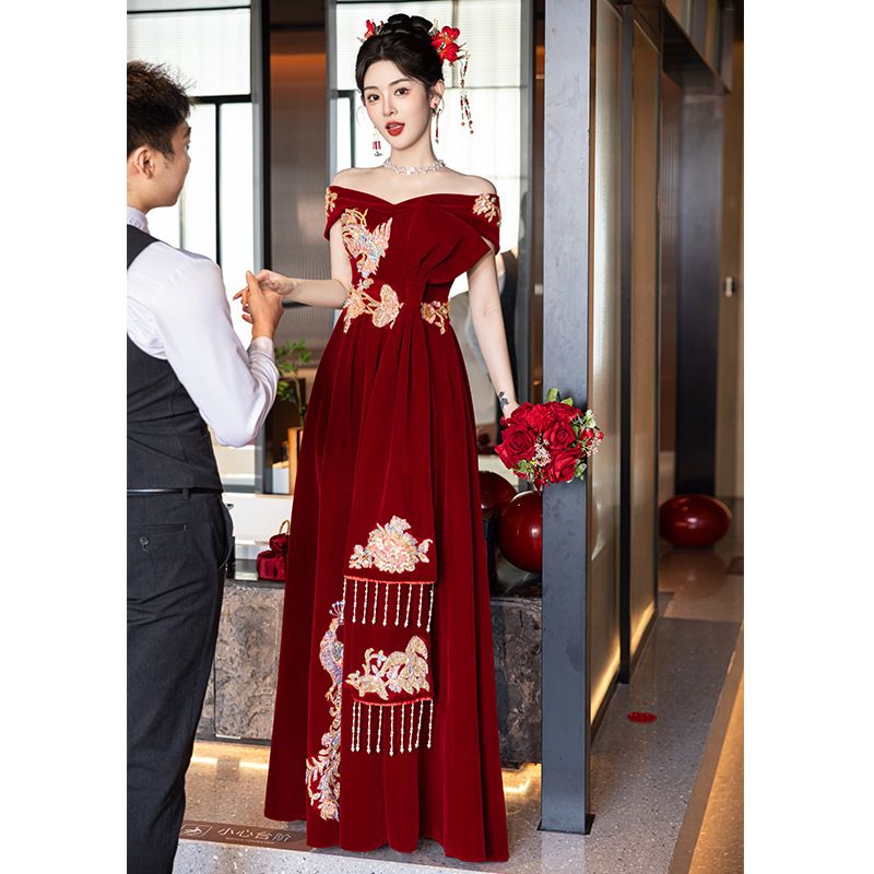 New Chinese-Style Toast Dress for the Bride, 2026 New Spring Off-Shoulder Burgundy Engagement Dress, Can Be Worn Casually for Weddings