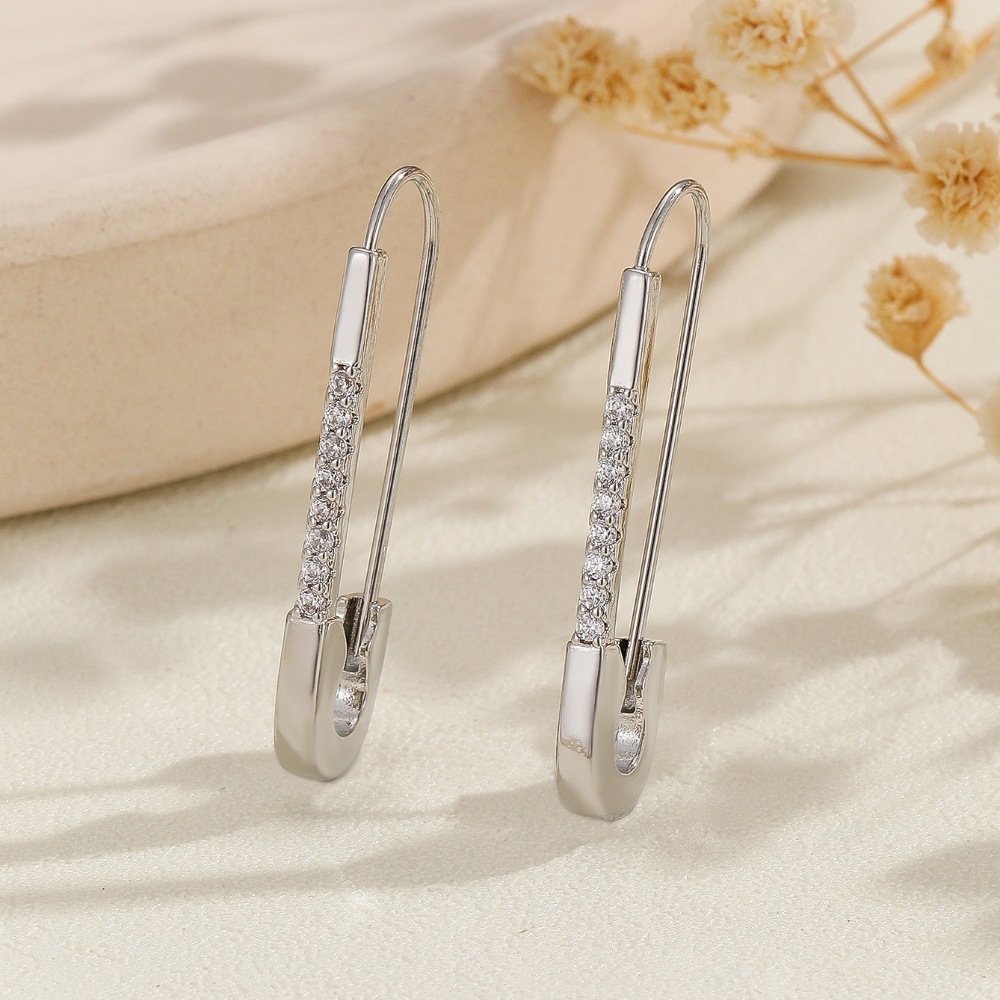 2025 Cross-Border Hot Selling New Style Pin Earrings Simple and Versatile Personalized Style Ear Jewelry Manufacturer Wholesale