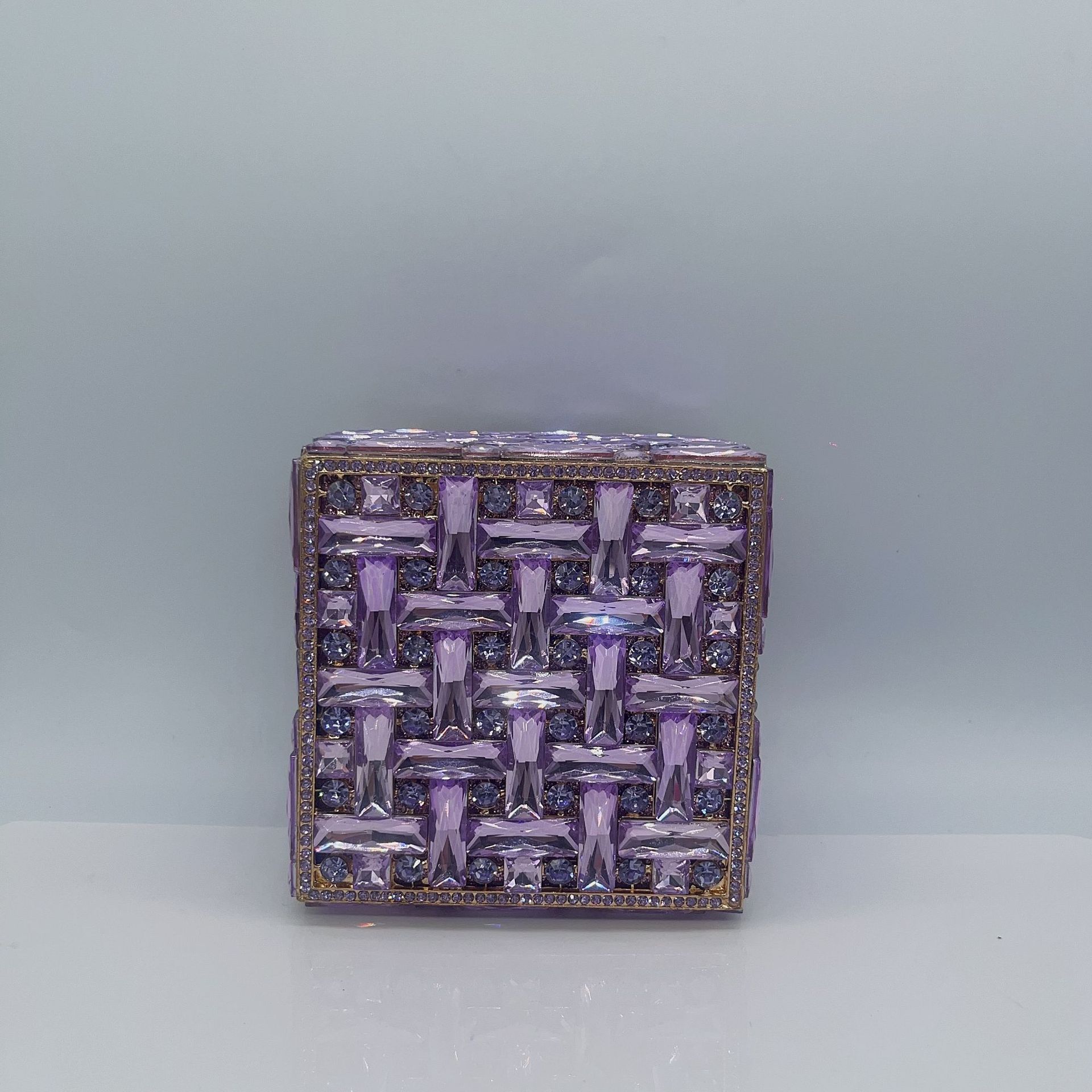 Nuevos diamantes transfronterizos caja de joyería de banquete bolsas tridimensionales de banquete europeas y americanas bolsas de mano de diamantes completas embrague nuevo púrpura