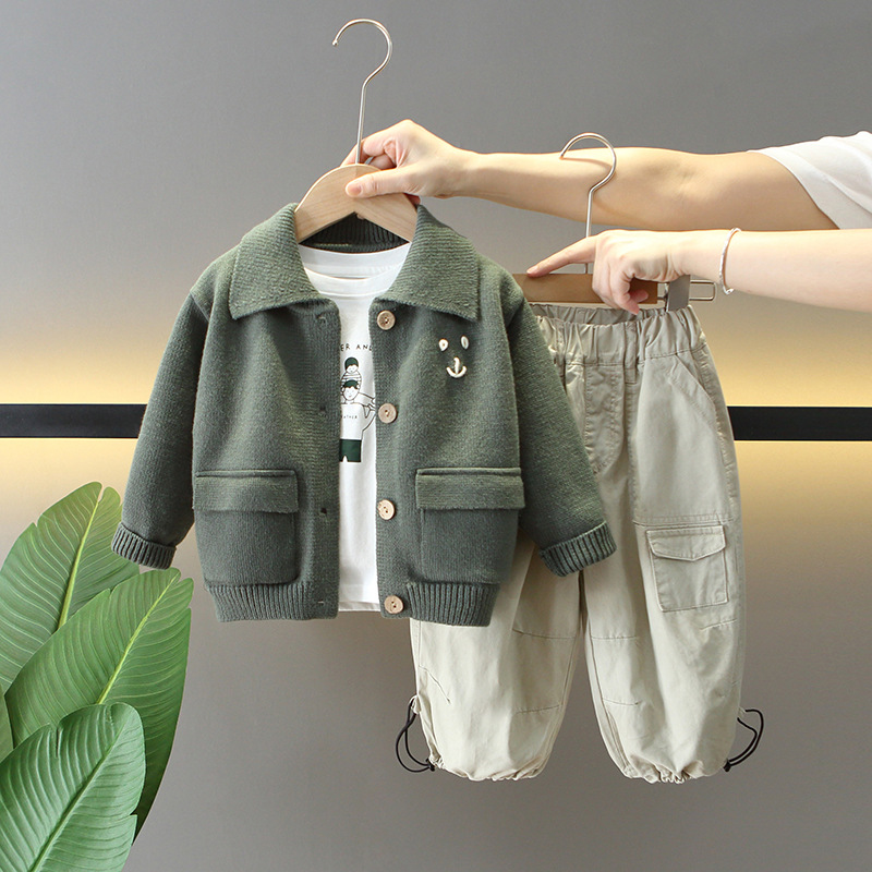 6154 Traje de primavera y otoño para niños 2025 nuevo estilo suéter de solapa de estilo occidental para niños traje de tres piezas ropa de otoño para bebés marea