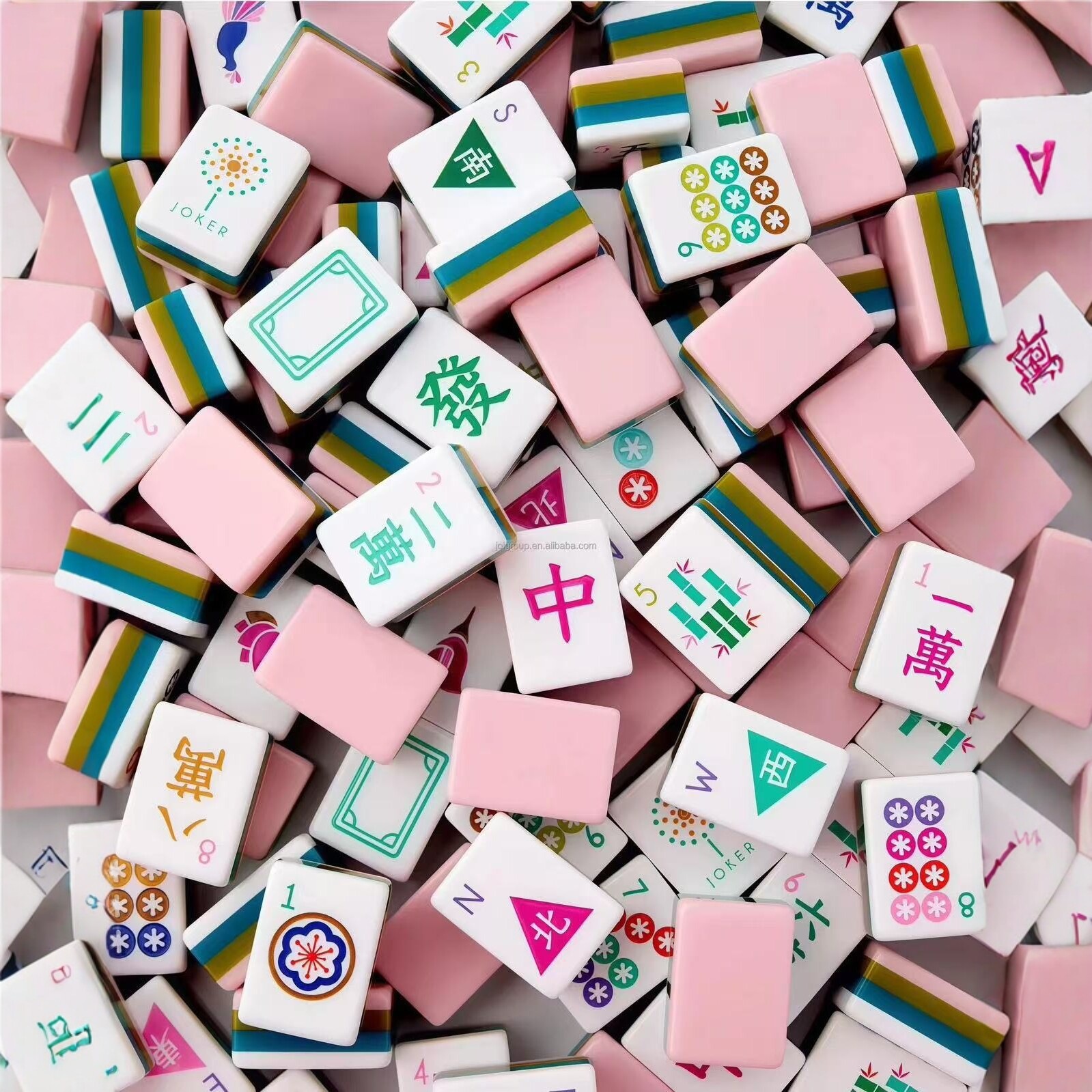 Pink triangular layered American mahjong tiles, 160 acrylic tiles, portable for outdoor chess and card entertainment