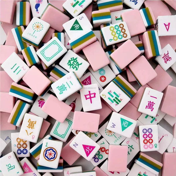 Pink triangular layered American mahjong tiles, 160 acrylic tiles, portable for outdoor chess and card entertainment
