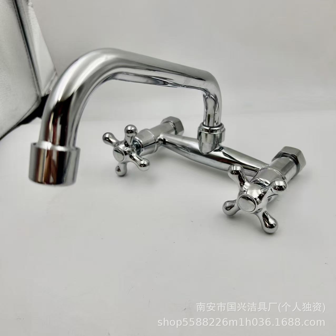 Grifo Mezclador de Cocina de Pared de Aleación de Zinc, Agua Fría y Caliente, Giratorio Universal, para Fregadero image 10
