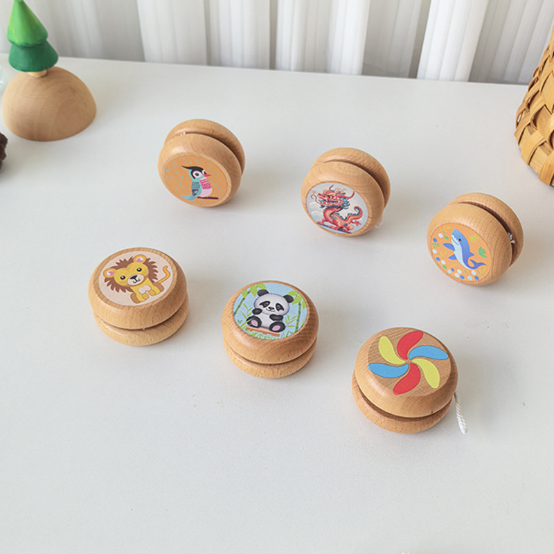 Yoyo de madera lindo dibujos animados juguetes para niños estudiantes de primaria tradicional nostálgico clásico giratorio yoyoball pequeño regalo