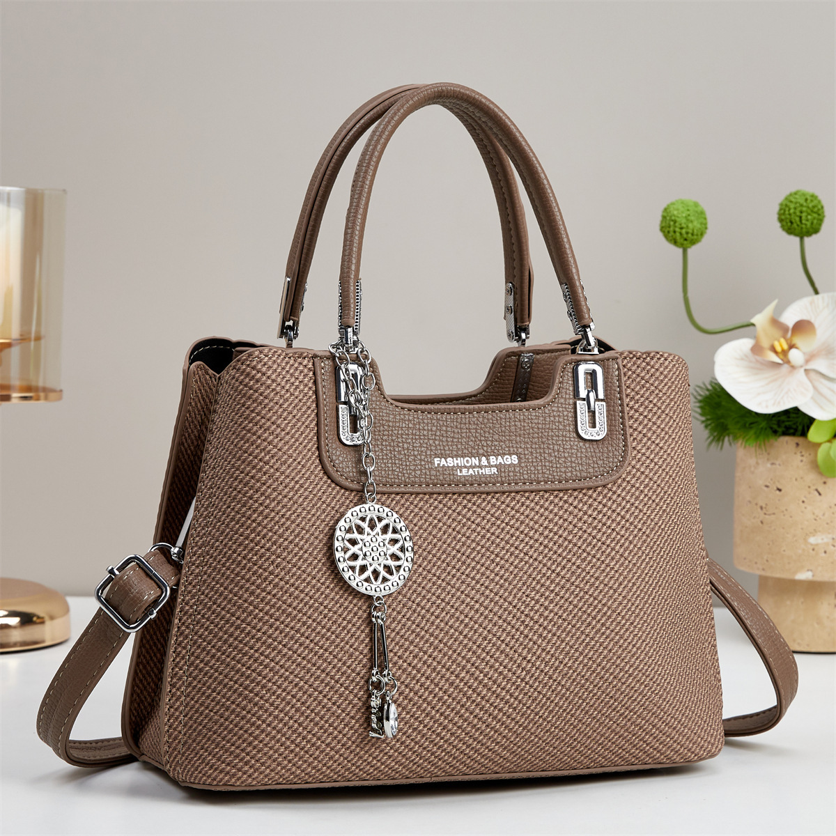 2025 nuevo bolso de mujer transfronterizo bolso de hombro de moda atmósfera bolso de mano de mujer mochila