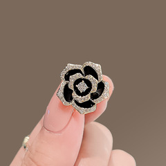 山茶花小胸針高檔女氣質迷你胸花夏防走光固定扣領針百搭衣服裝飾