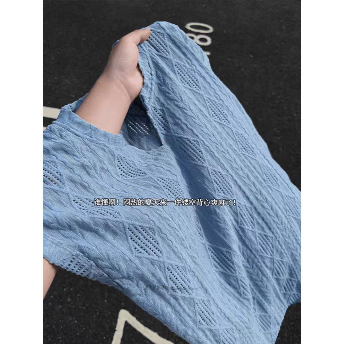 Black urban textured V-neck vest for men, summer thin hollow breathable sleeveless T-shirt, American style knitted vest
