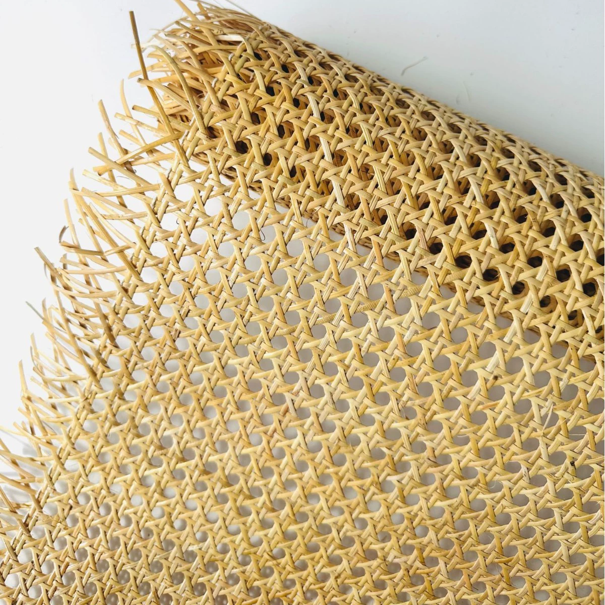 Natural rattan woven white eye squid material high-quality supply cut six-eye octagonal size can be cut