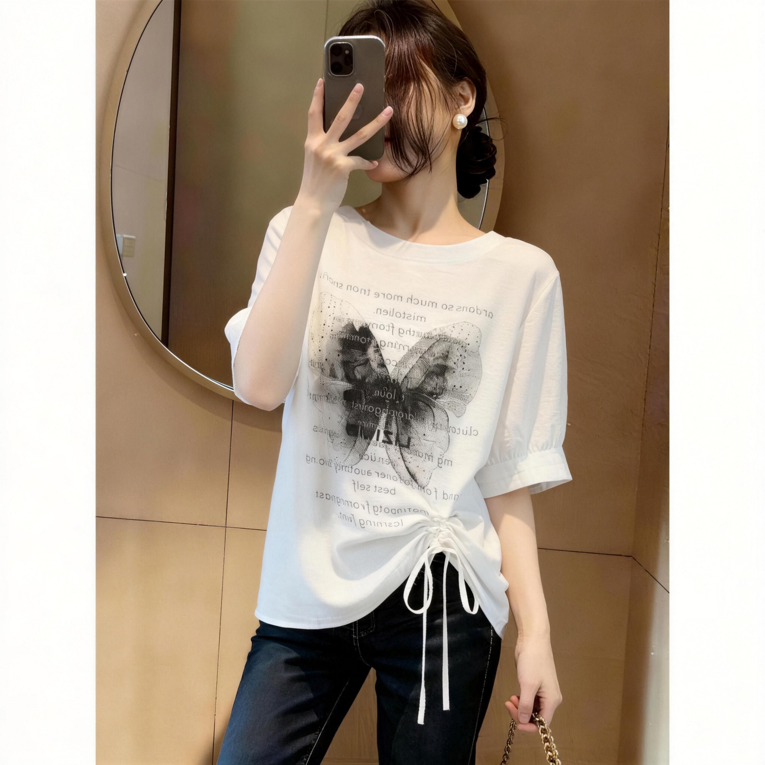 Áo thun nữ cổ tròn in chữ và hình bướm phong cách Hàn Quốc — màu đen chi tiết 1
