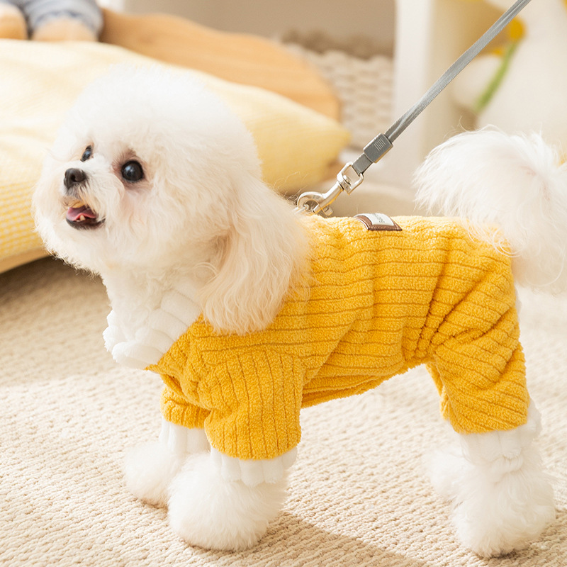 Amarillo simple etiqueta de tela puede tracción de cuatro patas camisas de terciopelo para perros pequeños en el hogar para aumentar la ropa de perros de mascotas cálidas