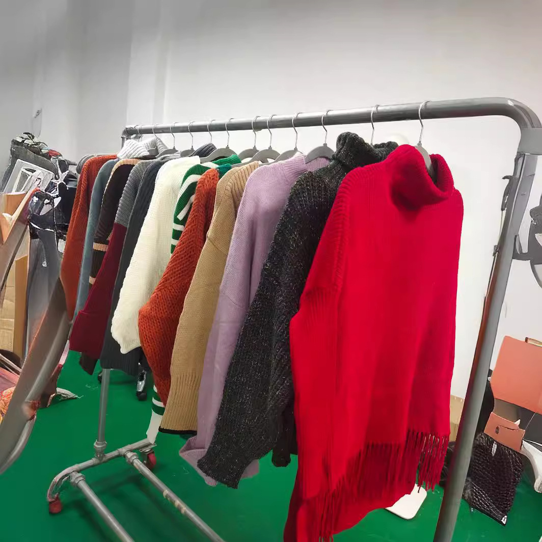 便宜外贸女装杂款针织毛衣大量库存尾货服装批发 women's sweater