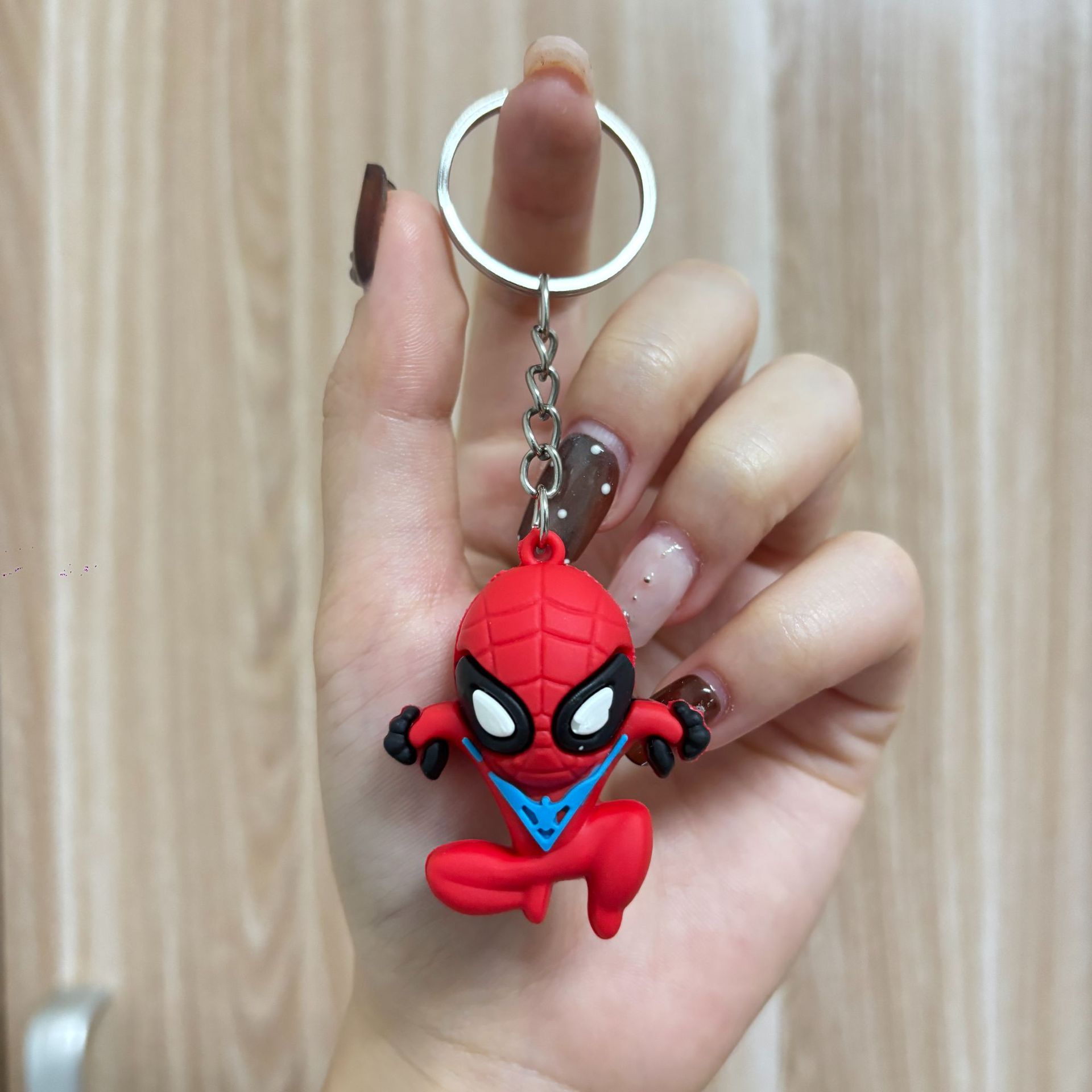 Four-link chain Spider-Man*red squatting position 1