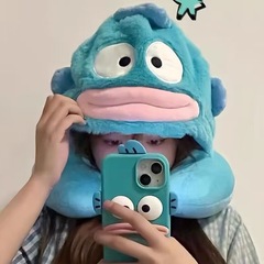 醜い魚の帽子のu型枕のぬいぐるみの漢トンの首の枕の家の携帯の昼休みの事務の飛行機の遮光枕のカップル