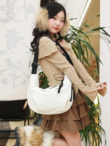 Autumn/Winter Fashion Commute Crossbody Bag, Versatile Nylon Fabric Shoulder Bag, Heart-Shaped Japanese Style Casual Dumpling Bag for Women