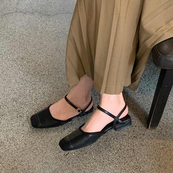 Romantic and delicate retro fashionable Mary Jane shoes with a strap